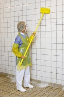 Vorschau: Vikan Winkelschrubber 265 mm, medium - Anwendungsbeispiel Vorschau: Vikan Winkelschrubber 265 mm, medium - Anwendungsbeispiel
