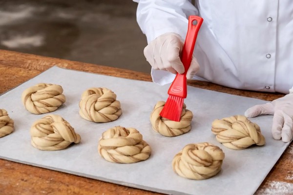 Vikan Lebensmittelpinsel 30 mm, weiche Borsten zum Auftragen von Ei, Glasur oder Marinade