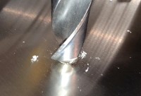 Bohrung für Standarmaturen in Waschbecken oder Spültischen Bohrung für Standarmaturen in Waschbecken oder Spültischen