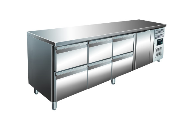 SARO Kühltisch mit 1 Tür + 3x2 Schubladen, Modell KYLJA 4160 TN  Kategorie: KÜHL- UND TIEFKÜHLTECHNIK Brutto-Gewicht: 203,00 kg EAN: 4017337067480 Versandart: Spedition (1 XP) Neuheit im Saro-Katalog Nr. 37