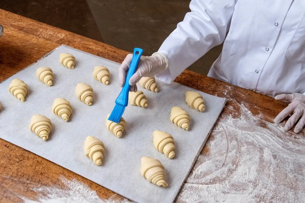 Vikan Lebensmittelpinsel 30 mm, weiche Borsten zum Auftragen von Ei, Glasur oder Marinade
